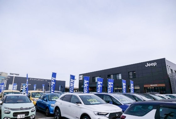 輸入車正規ディーラー【イデアル】秋田店では信頼性の高い中古車を販売するように品質確認や保証の提供もおこなっています